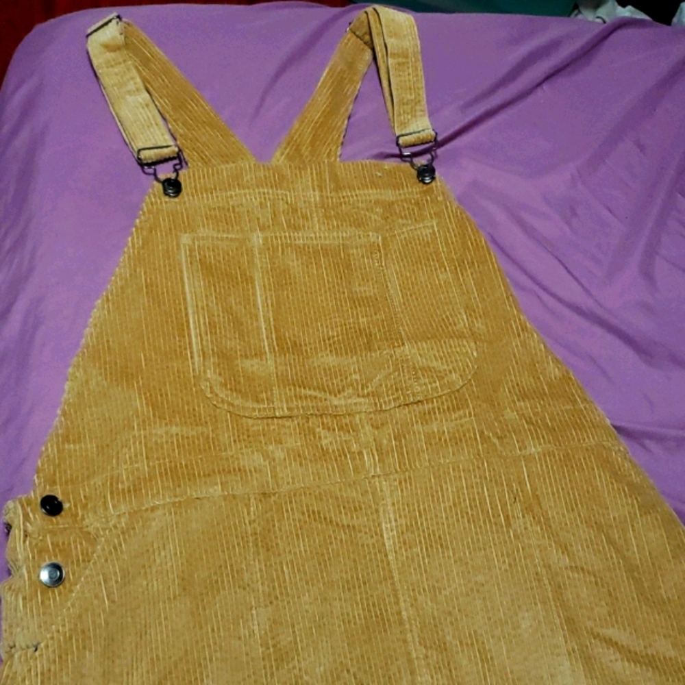 Cute courderoy pinafore jumper